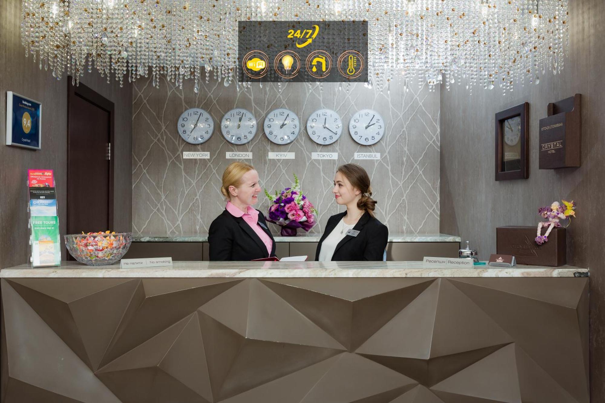 Crystal Otel