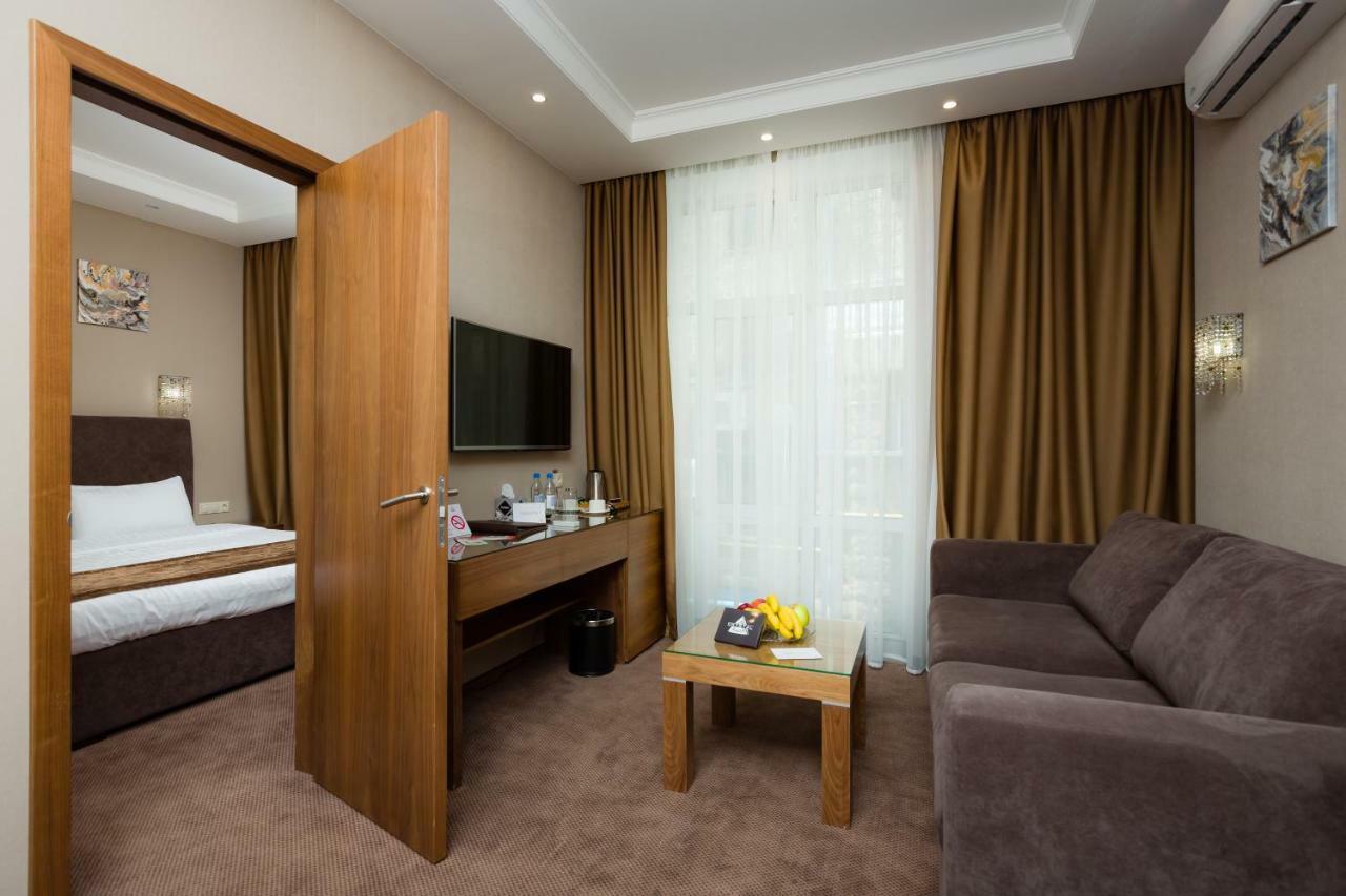 Crystal 3* Kiev
